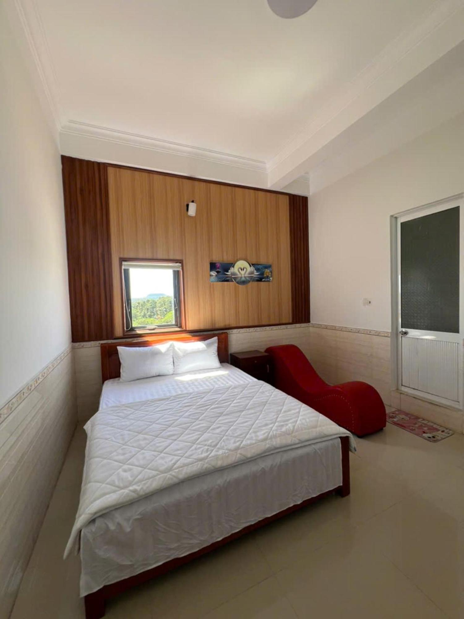Binh Minh Hotel Плей Ку Екстериор снимка