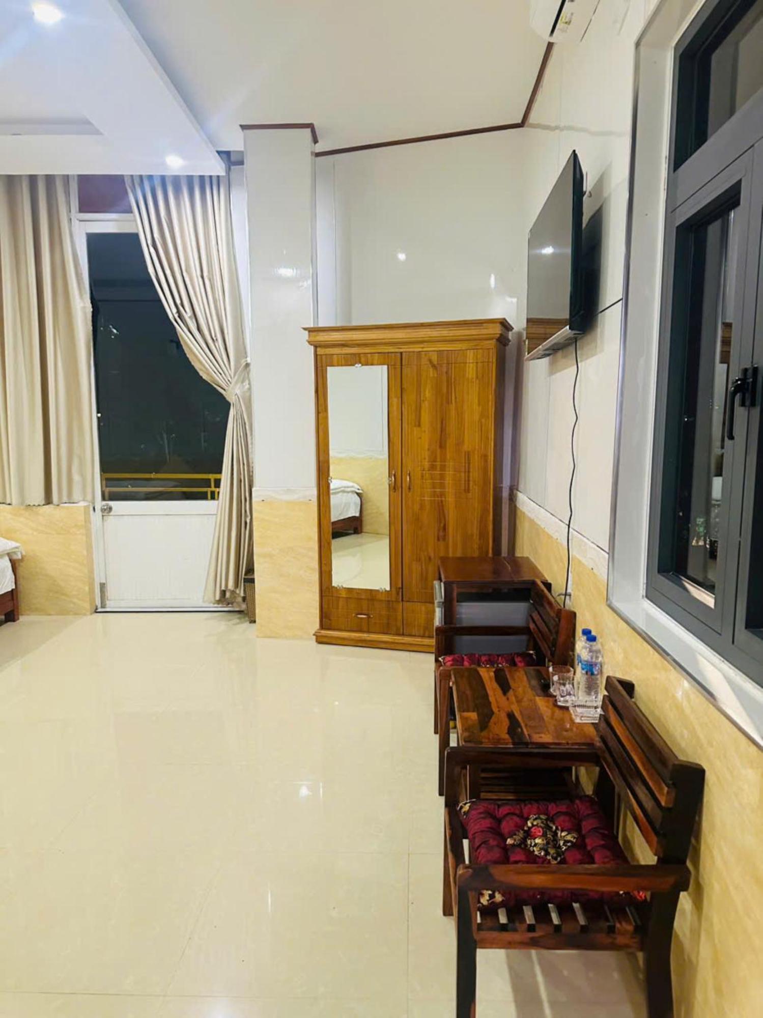 Binh Minh Hotel Плей Ку Екстериор снимка
