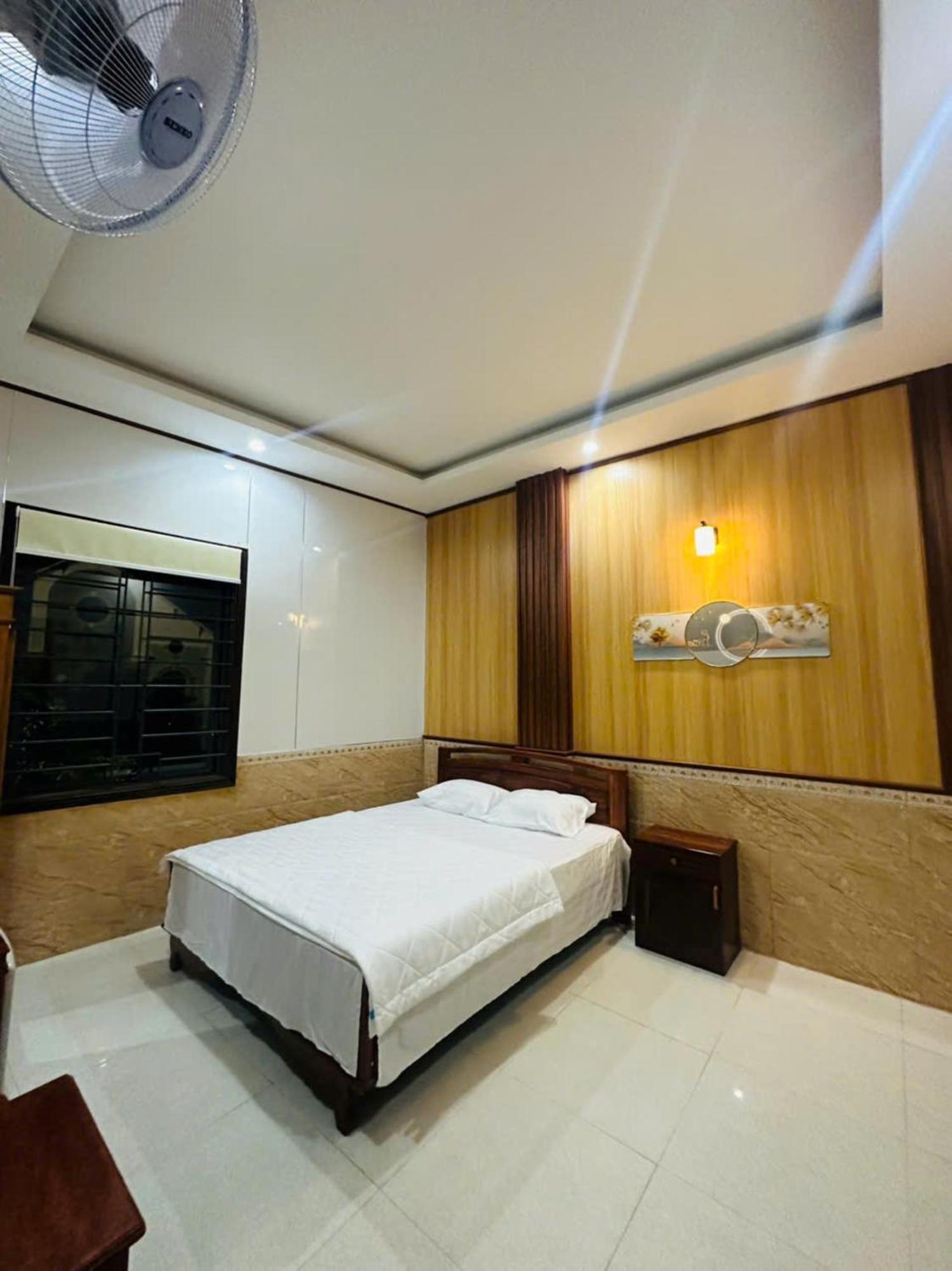 Binh Minh Hotel Плей Ку Екстериор снимка